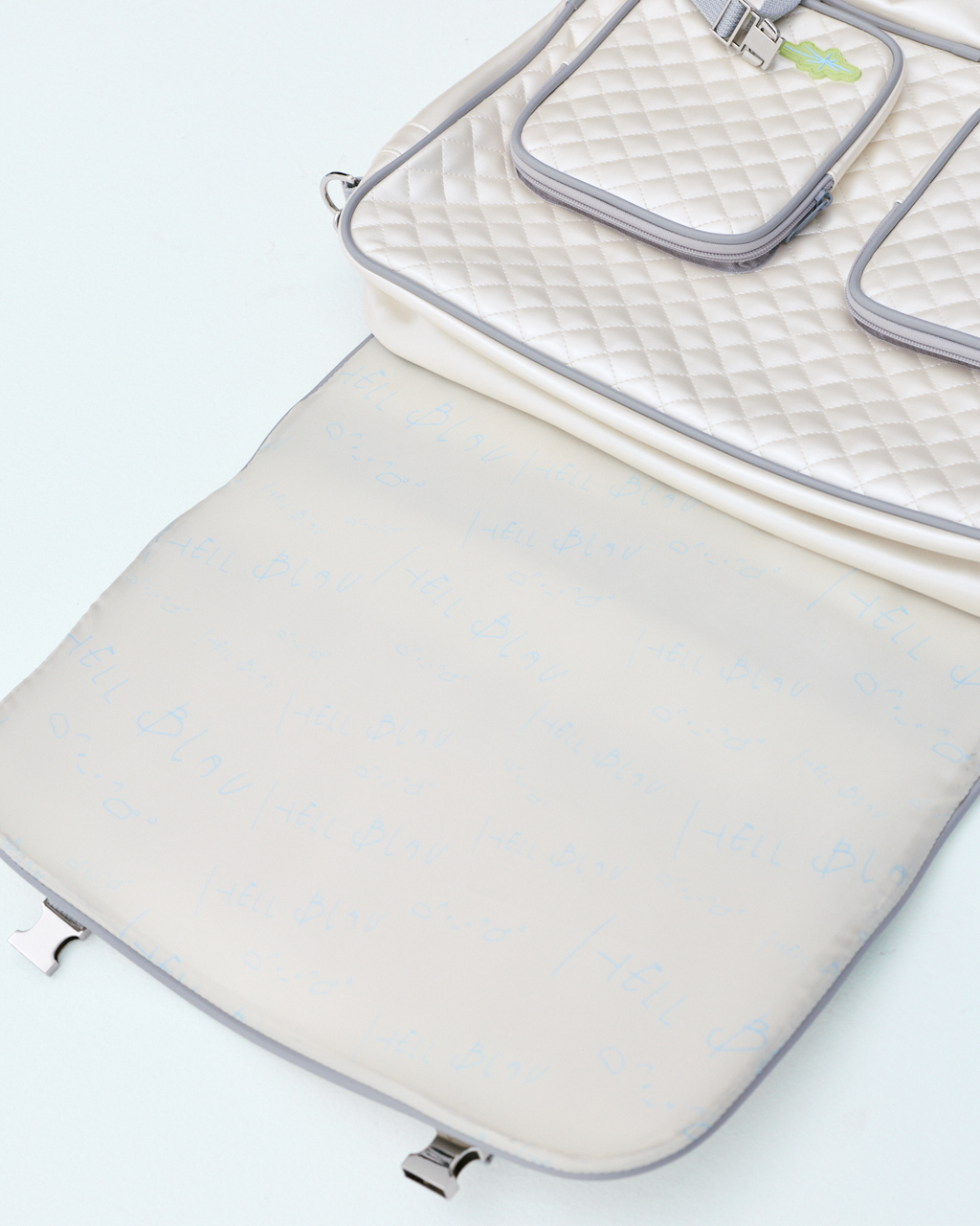 スクールバッグ（WHITE） – HELL BLAU