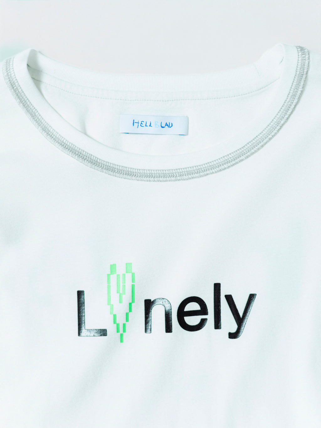 L♡nely Tシャツ（WHITE） – HELL BLAU